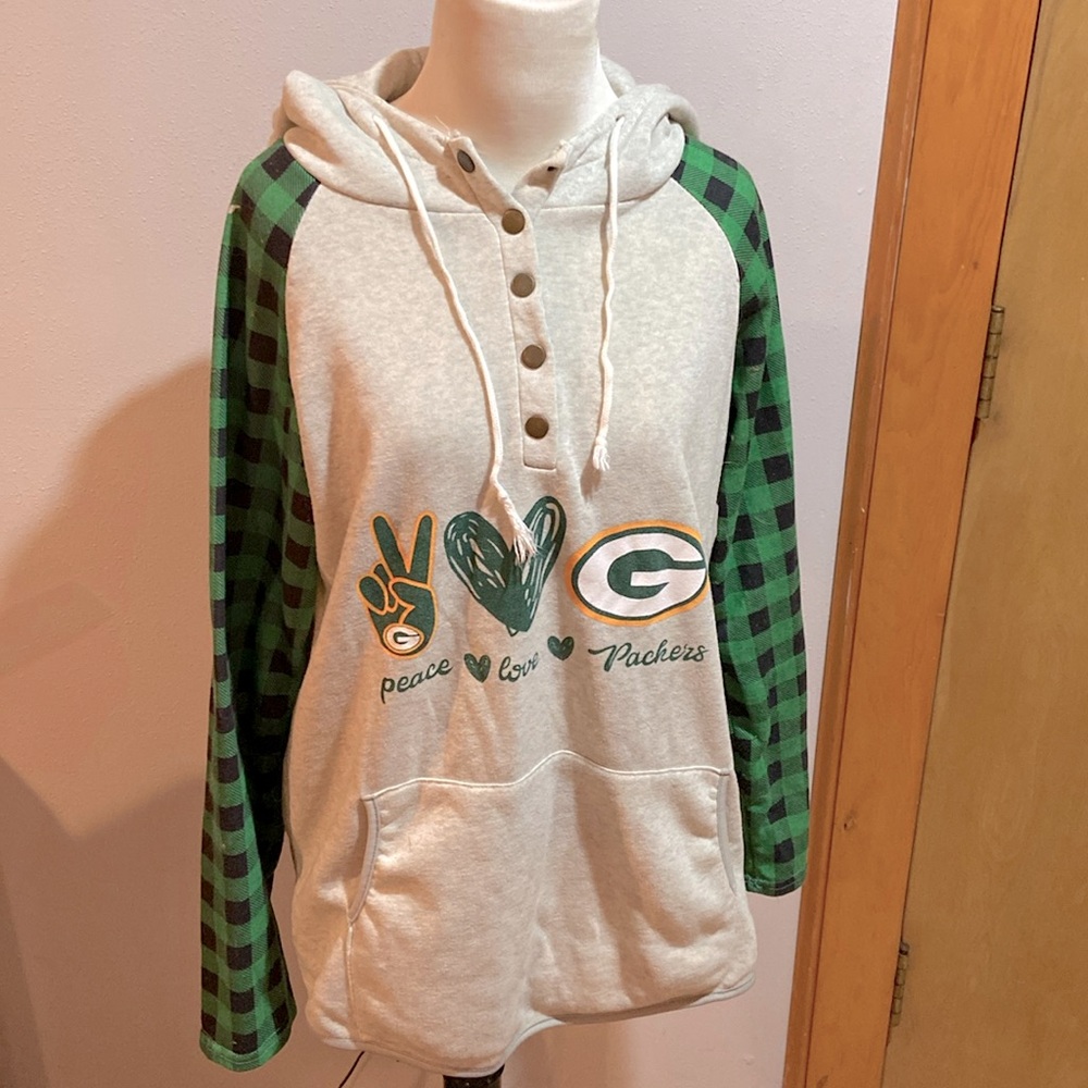 Packers hoodie, size smalll